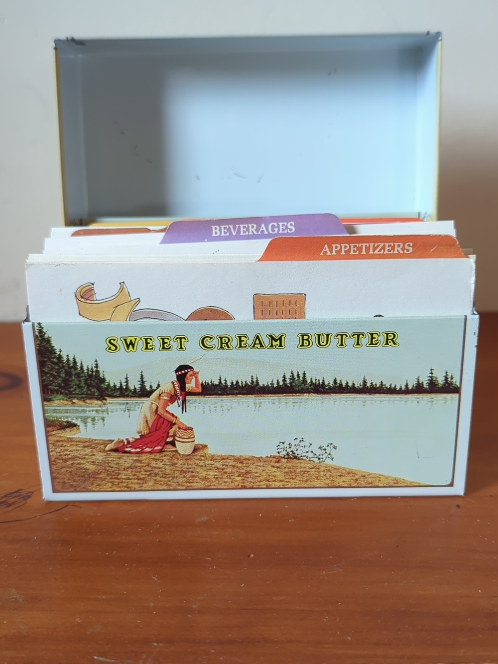 Vintage Land O'Lakes Sweet Cream Butter Tin Recipe Box With Recipes - Picture 7 of 9